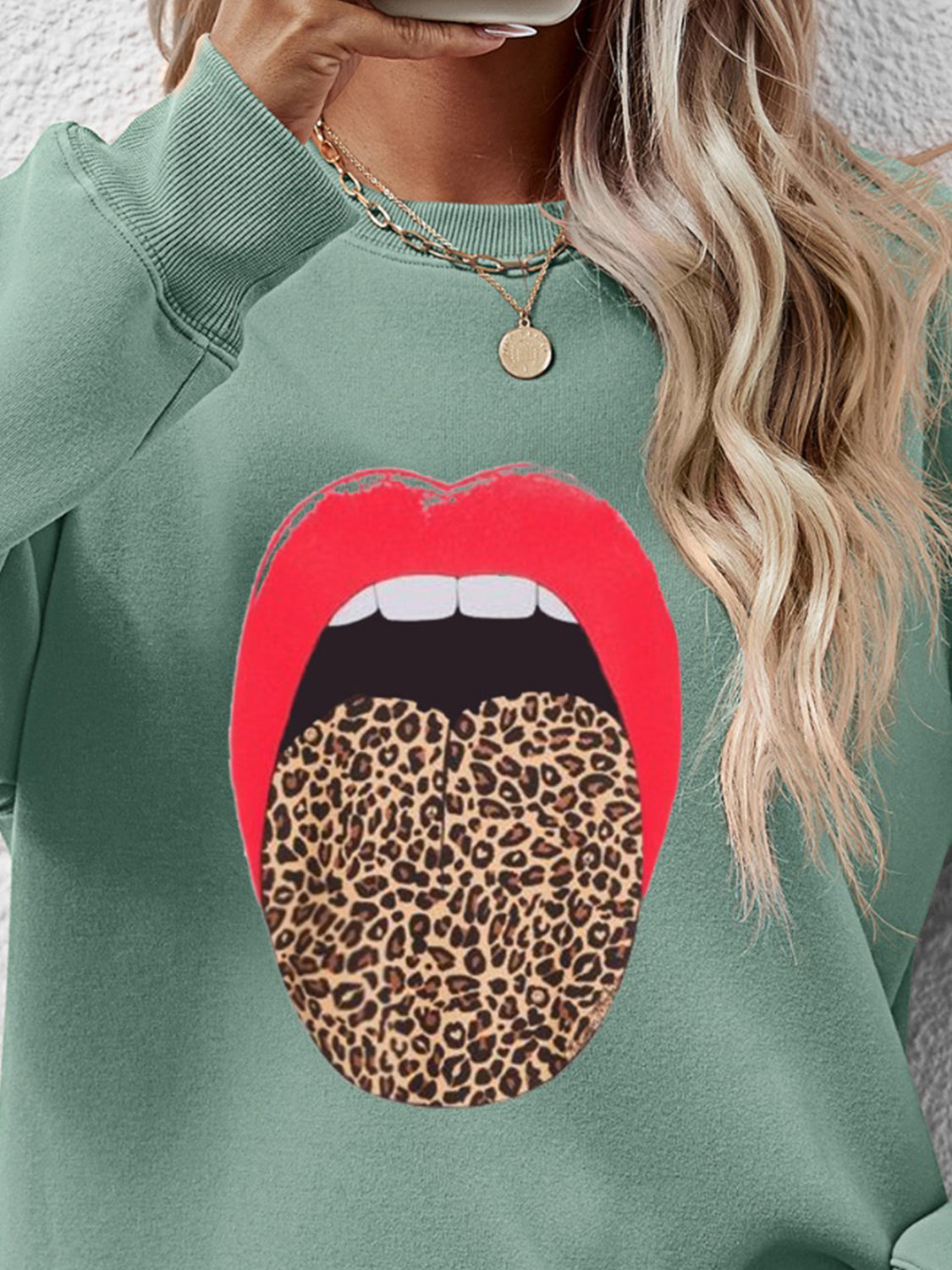 Leopard Lip Graphic Round Neck Sweatshirt nicholesgifts