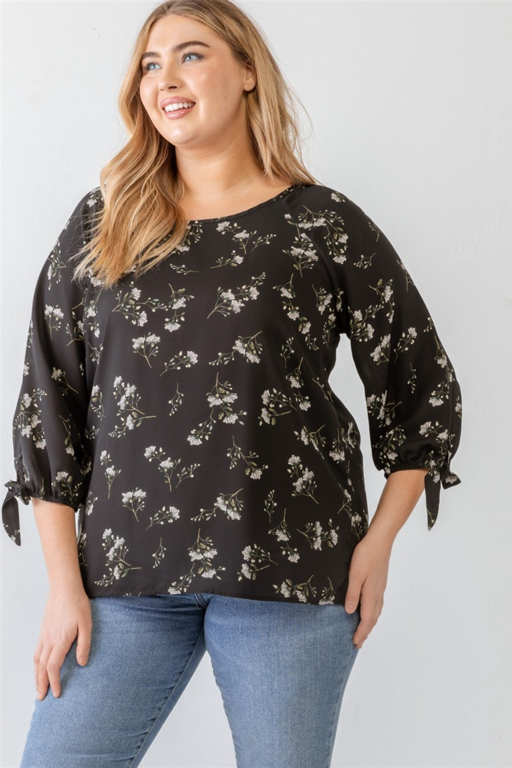 Zenobia Plus Size Floral Round Neck Blouse nicholesgifts