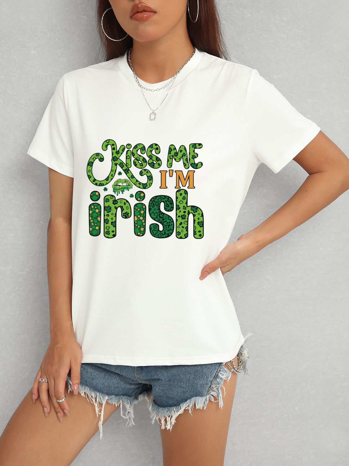 KISS ME I'M IRISH Round Neck T-Shirt nicholesgifts