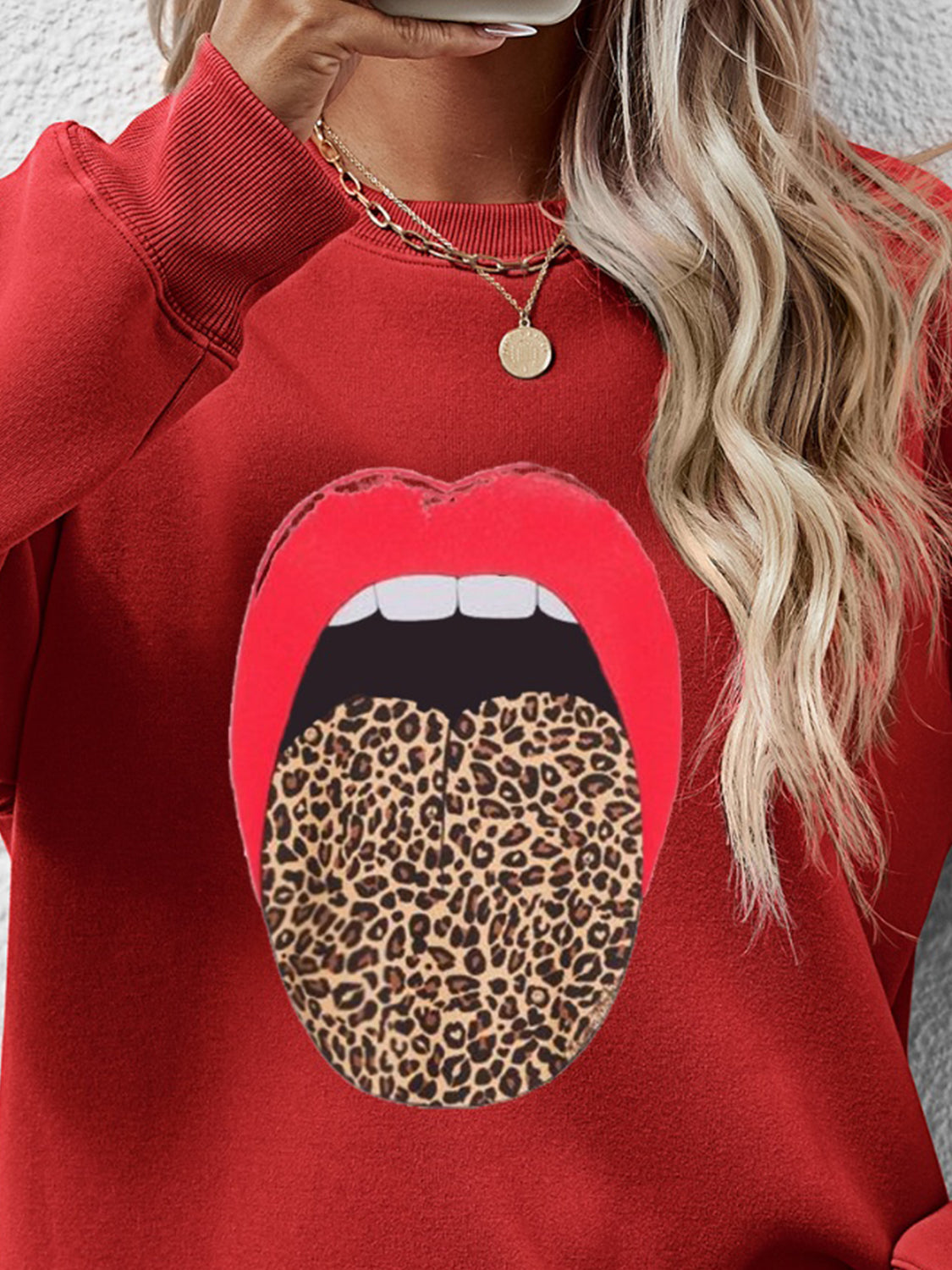 Leopard Lip Graphic Round Neck Sweatshirt nicholesgifts