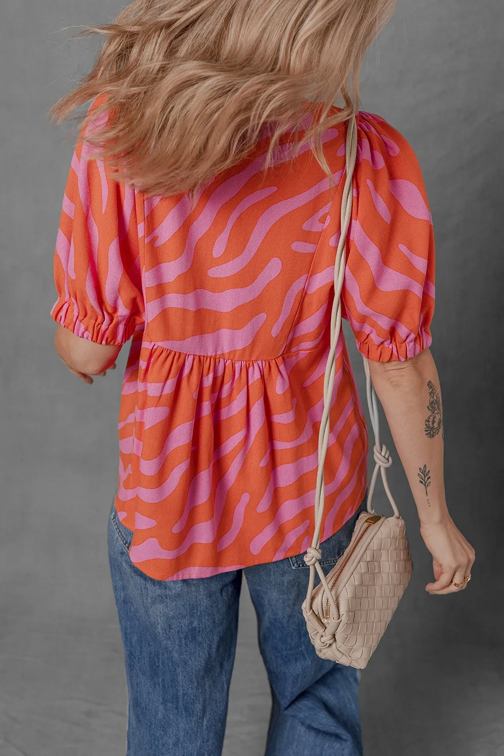 Zebra Stripe Print Ruched Cuff Half Sleeve V Neck Blouse Trendsi