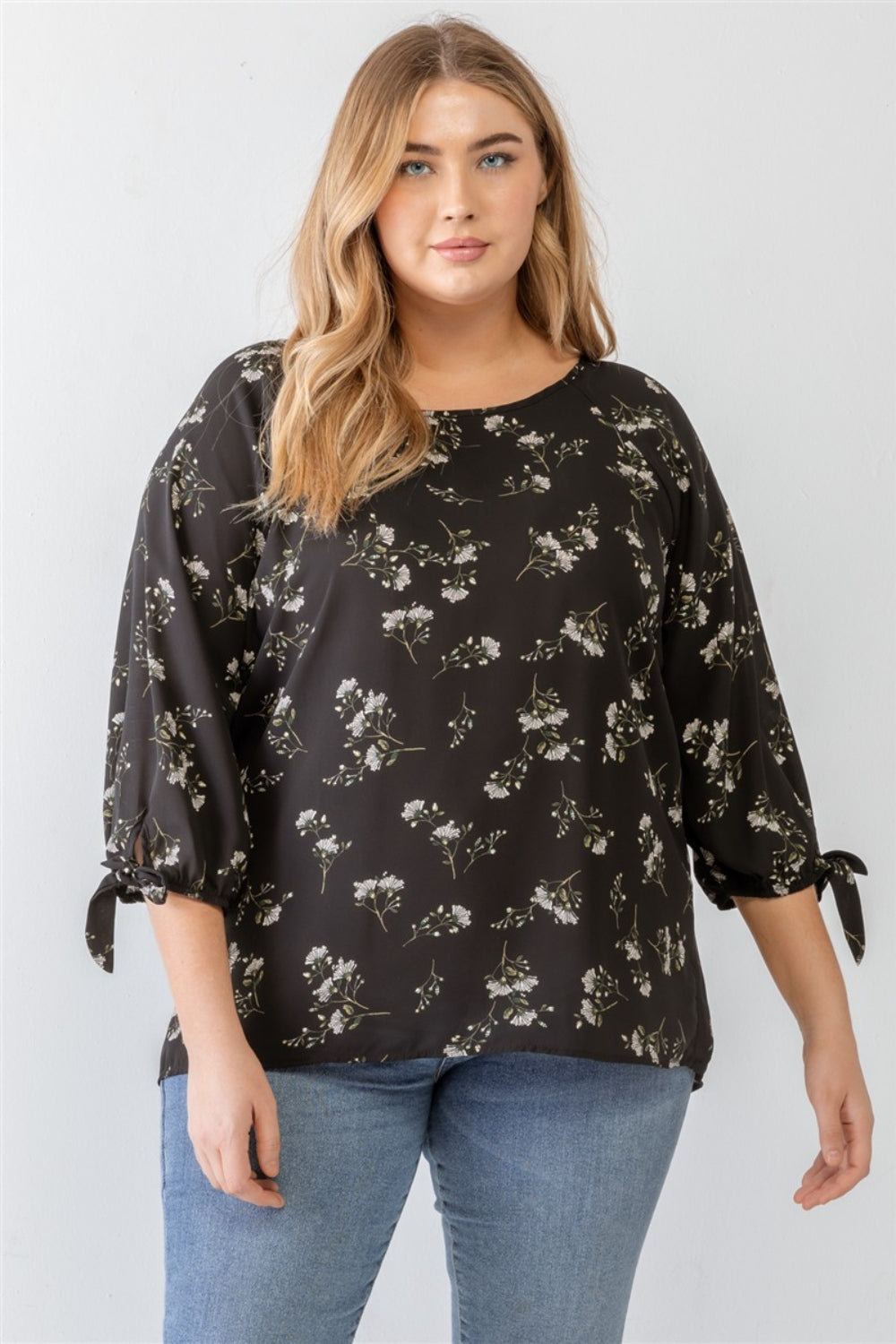 Zenobia Plus Size Floral Round Neck Blouse nicholesgifts