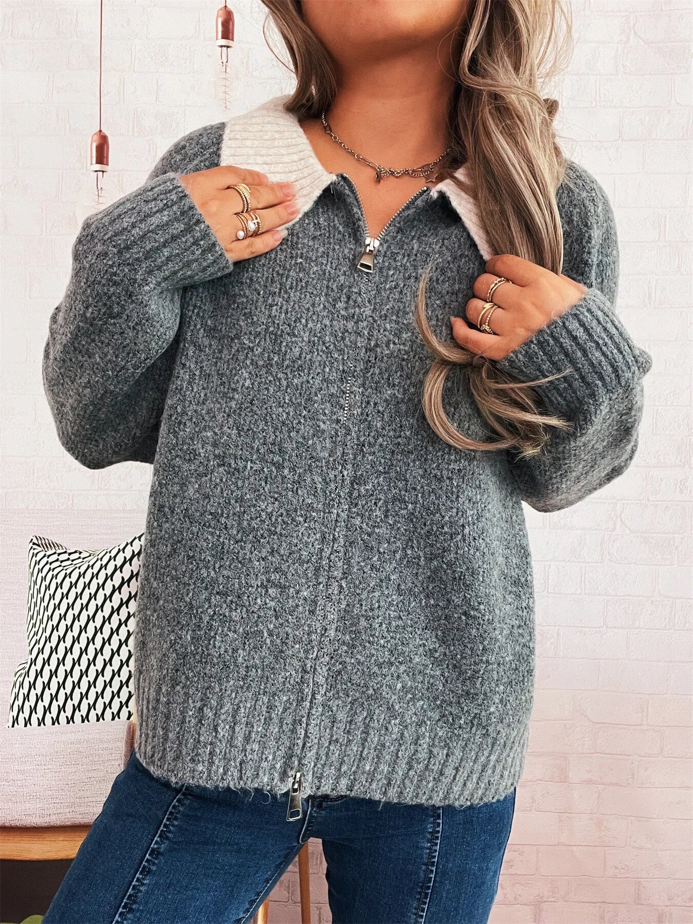 Contrast Collar Zip-Up Cardigan