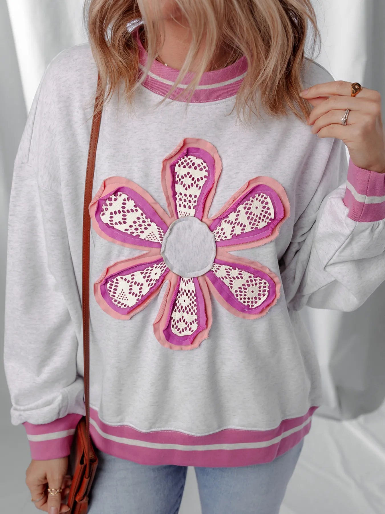 Flower Patch Contrast Trim Crew Neck Sweatshirt