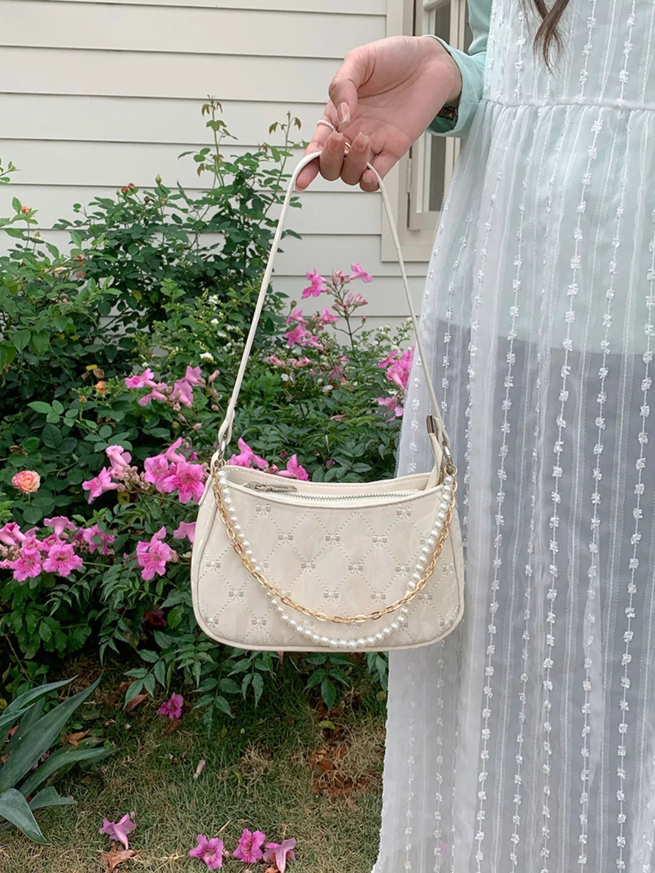 Pearl Chain Shoulder Bag nicholesgifts