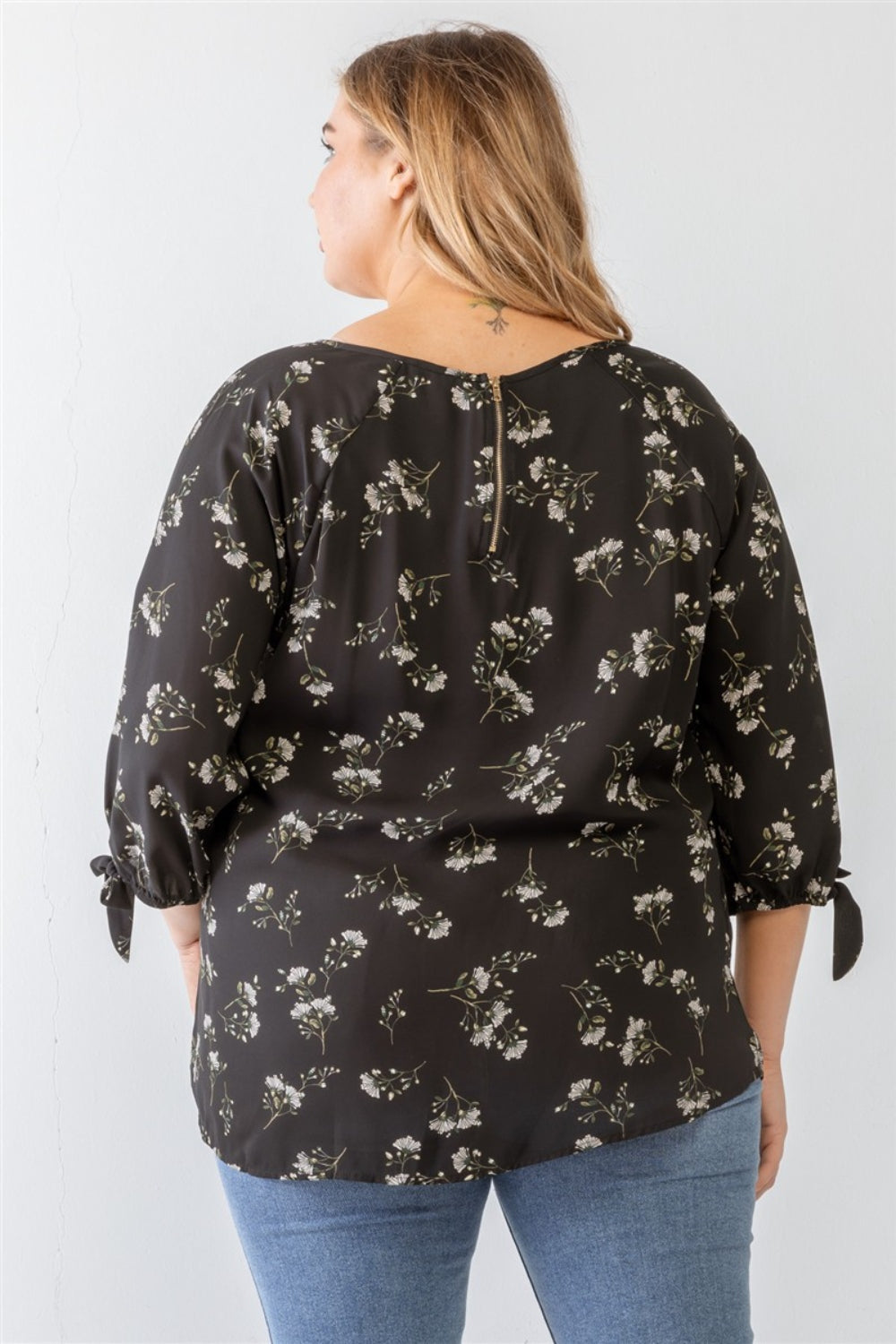 Zenobia Plus Size Floral Round Neck Blouse nicholesgifts