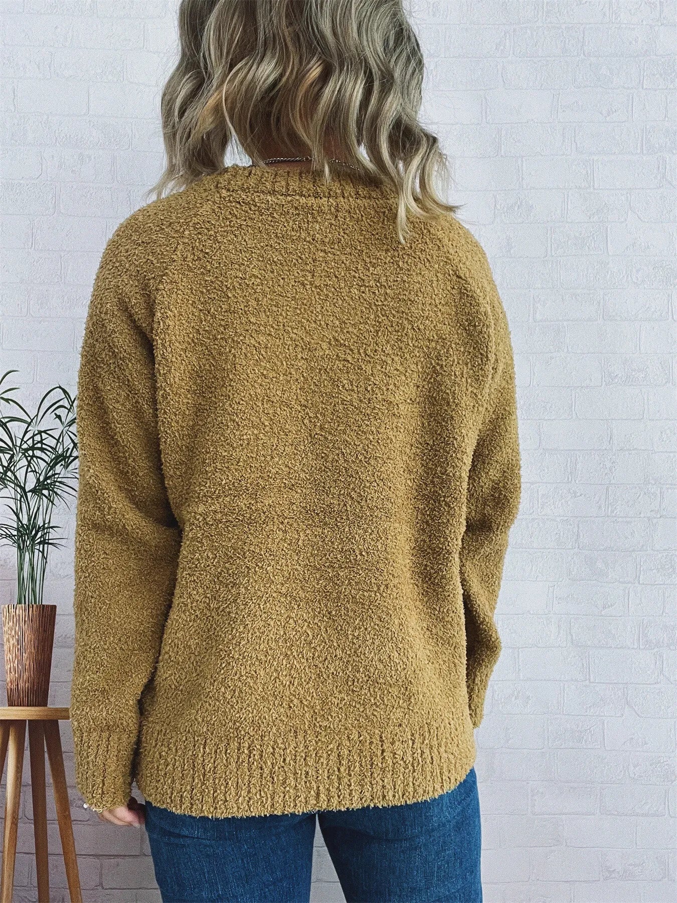 Round Neck Raglan Sleeve Sweater