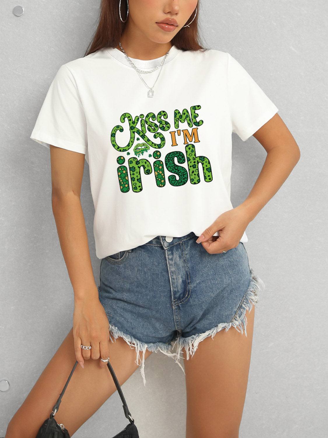 KISS ME I'M IRISH Round Neck T-Shirt nicholesgifts