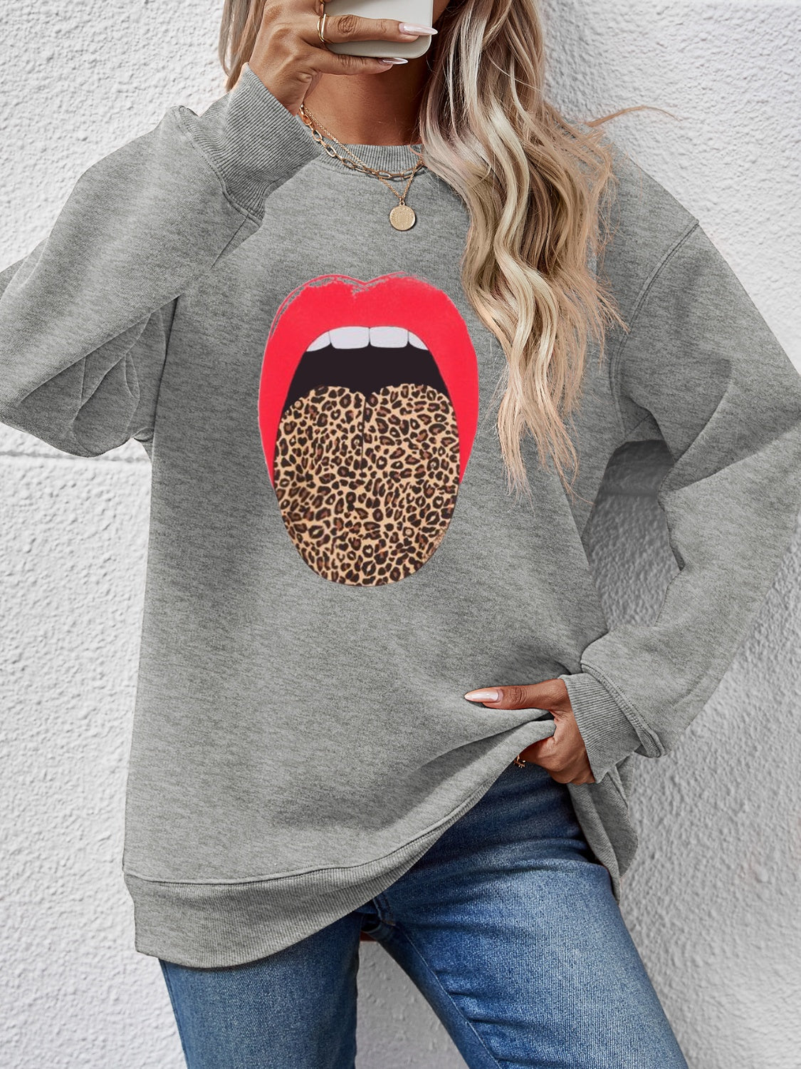 Leopard Lip Graphic Round Neck Sweatshirt nicholesgifts