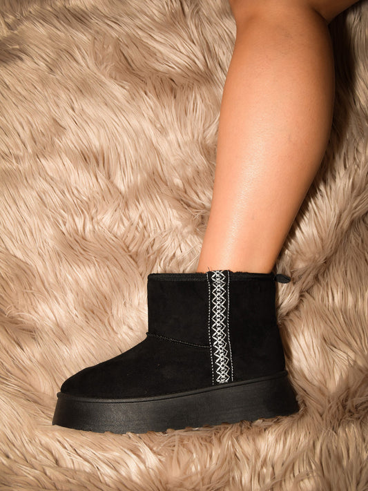 Women Wild Diva Round Toe Platform Boots NicholesGifts