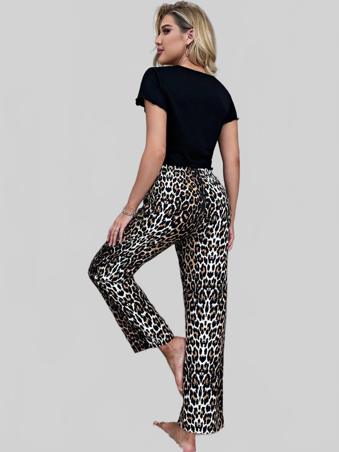 Women Lettuce Trim Cropped T-Shirt and Leopard Pants Lounge Set nicholesgifts