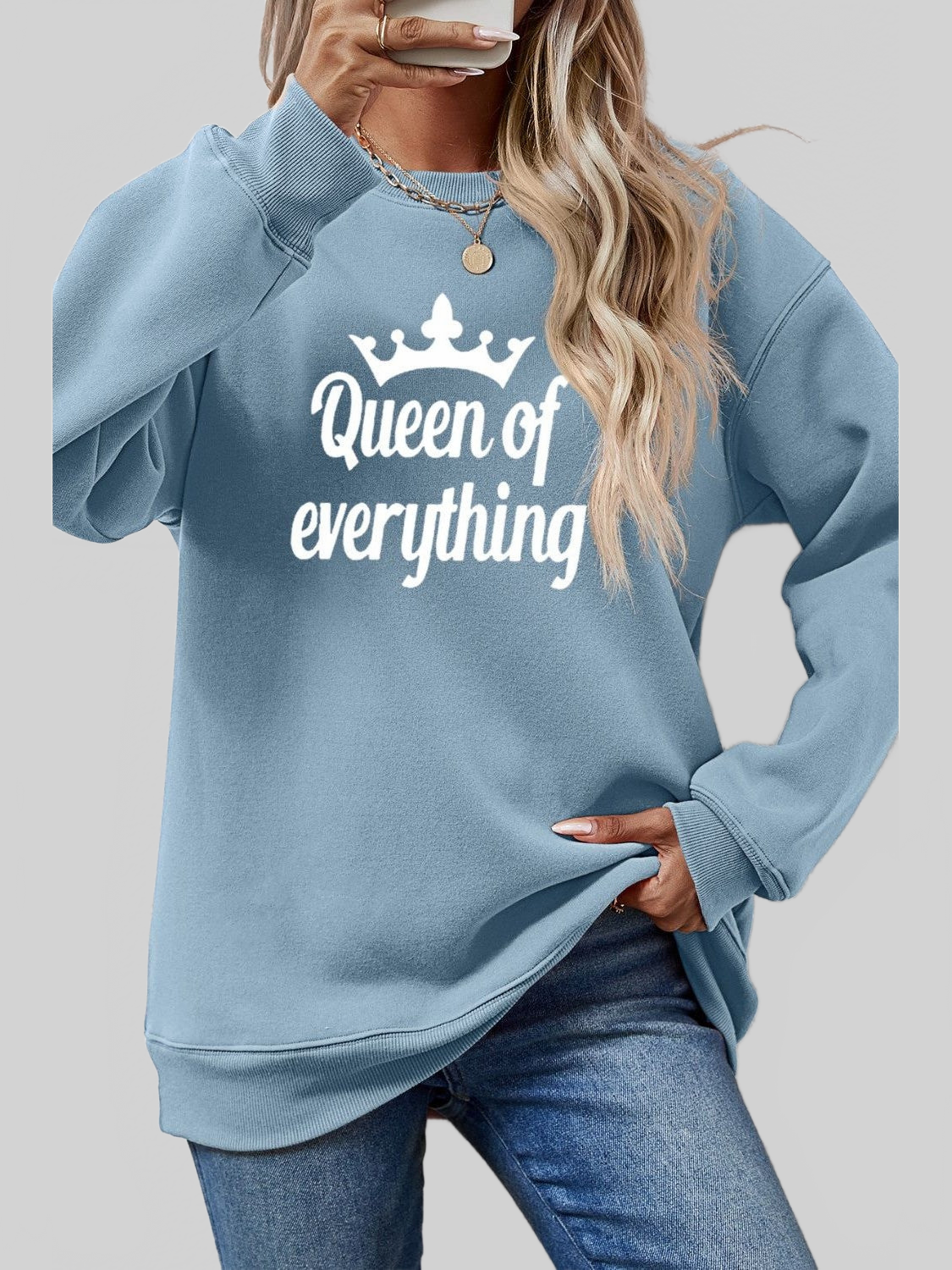 Women Queen Of Everything Round Neck Sweatshirt NicholesGifts