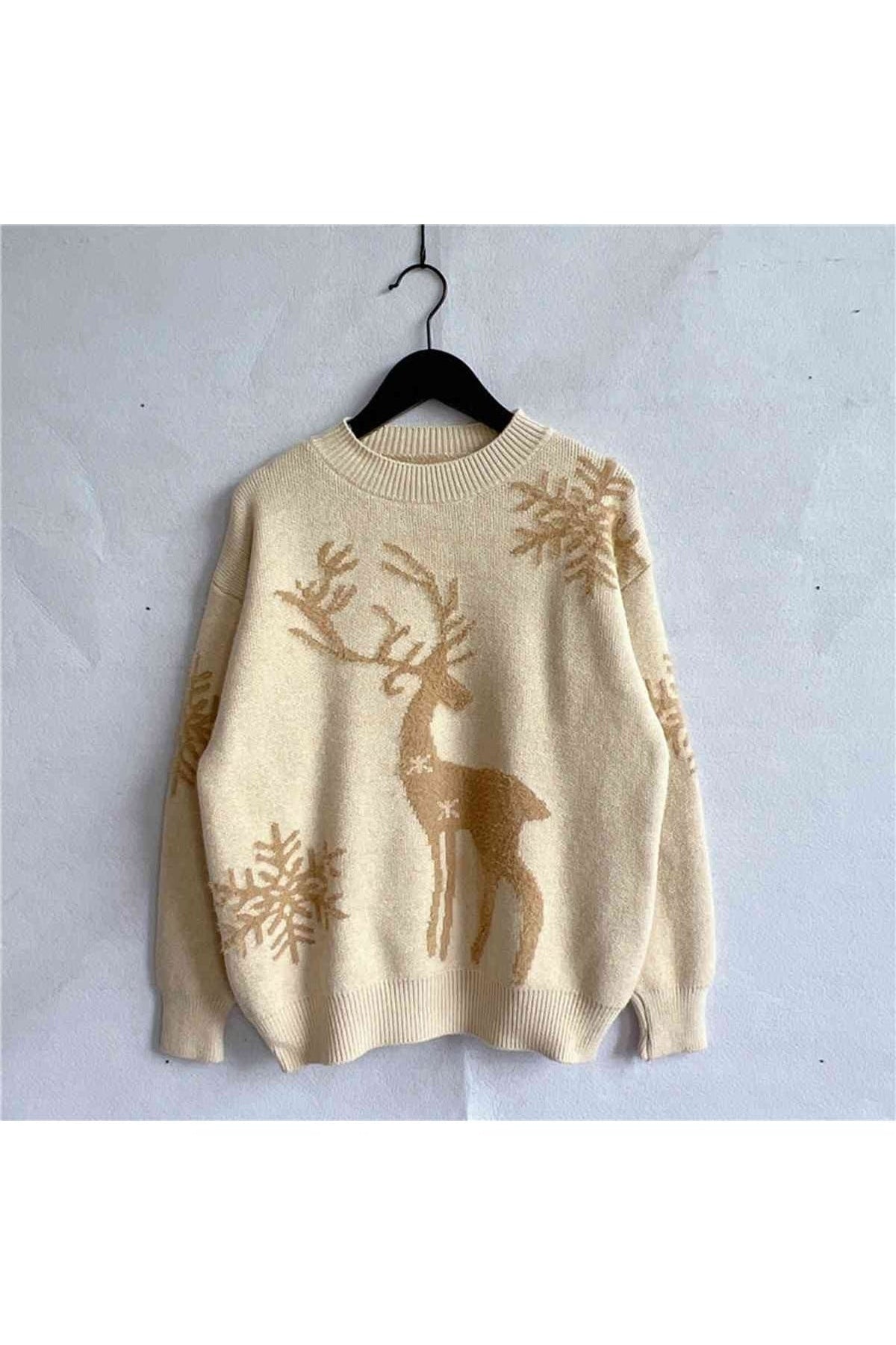 Women Reindeer and Snowflake Pattern Christmas Sweater nicholesgifts