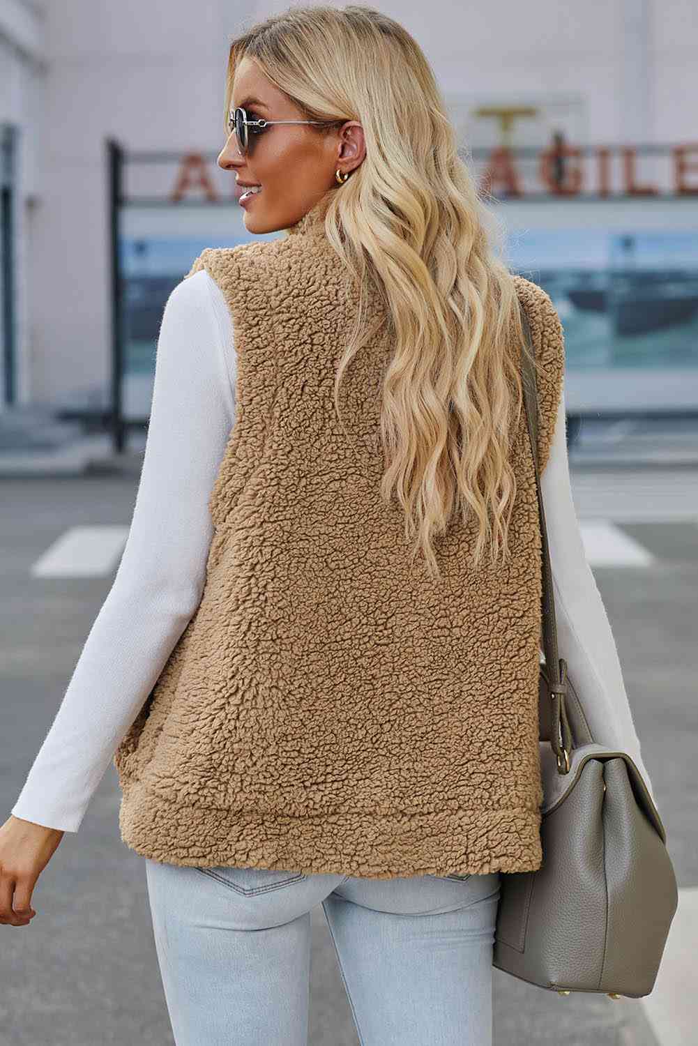 Women Snap Down Vest with Pockets nicholesgifts