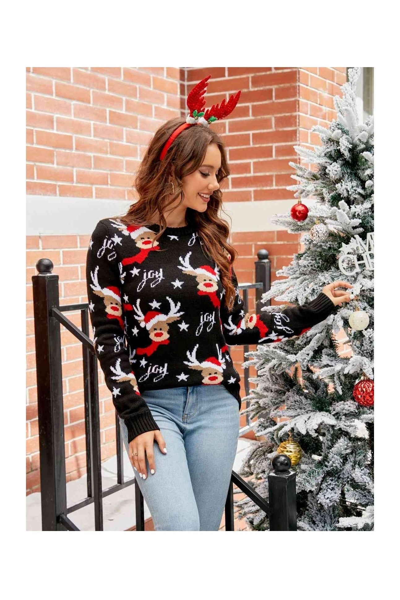 Women Reindeer Round Neck Sweater nicholesgifts